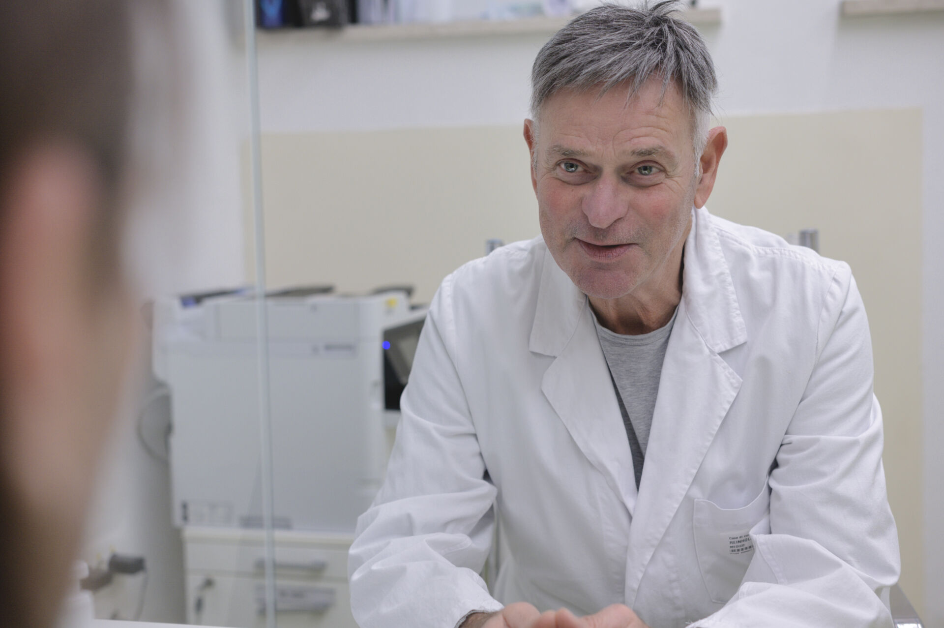 Trattamento mininvasivo delle vene varicose: VenaSeal Closure System™ 3 Trattamento mininvasivo delle vene varicose: VenaSeal Closure System™ svg+xml;charset=utf