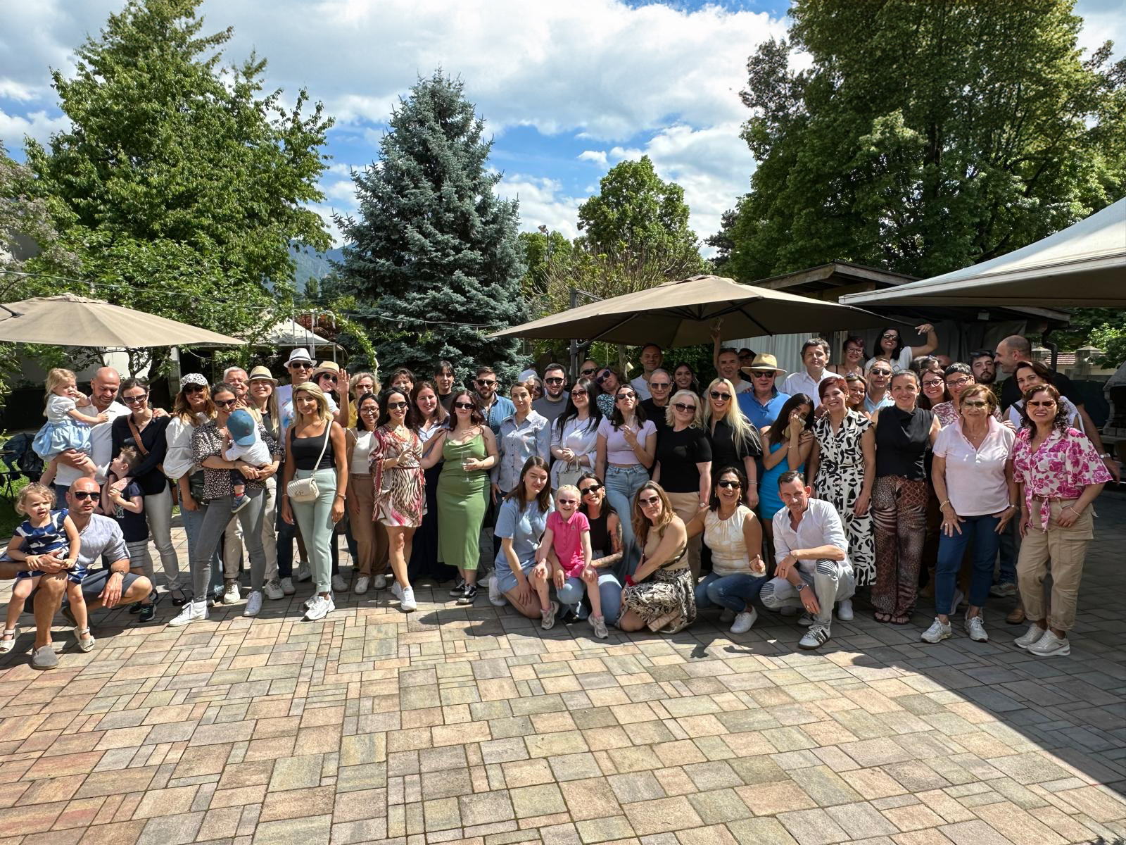 St. Anna festeggia: Spring party a Merano St. Anna News Spring party 2024 Foto di gruppo