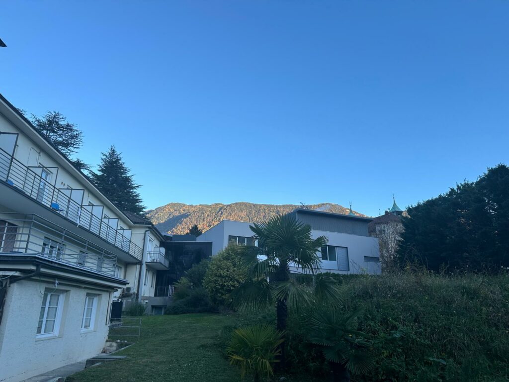 Casa di Cura S.Anna_Esterni dal parco_14.11.2024 Wer sind wir svg+xml;charset=utf