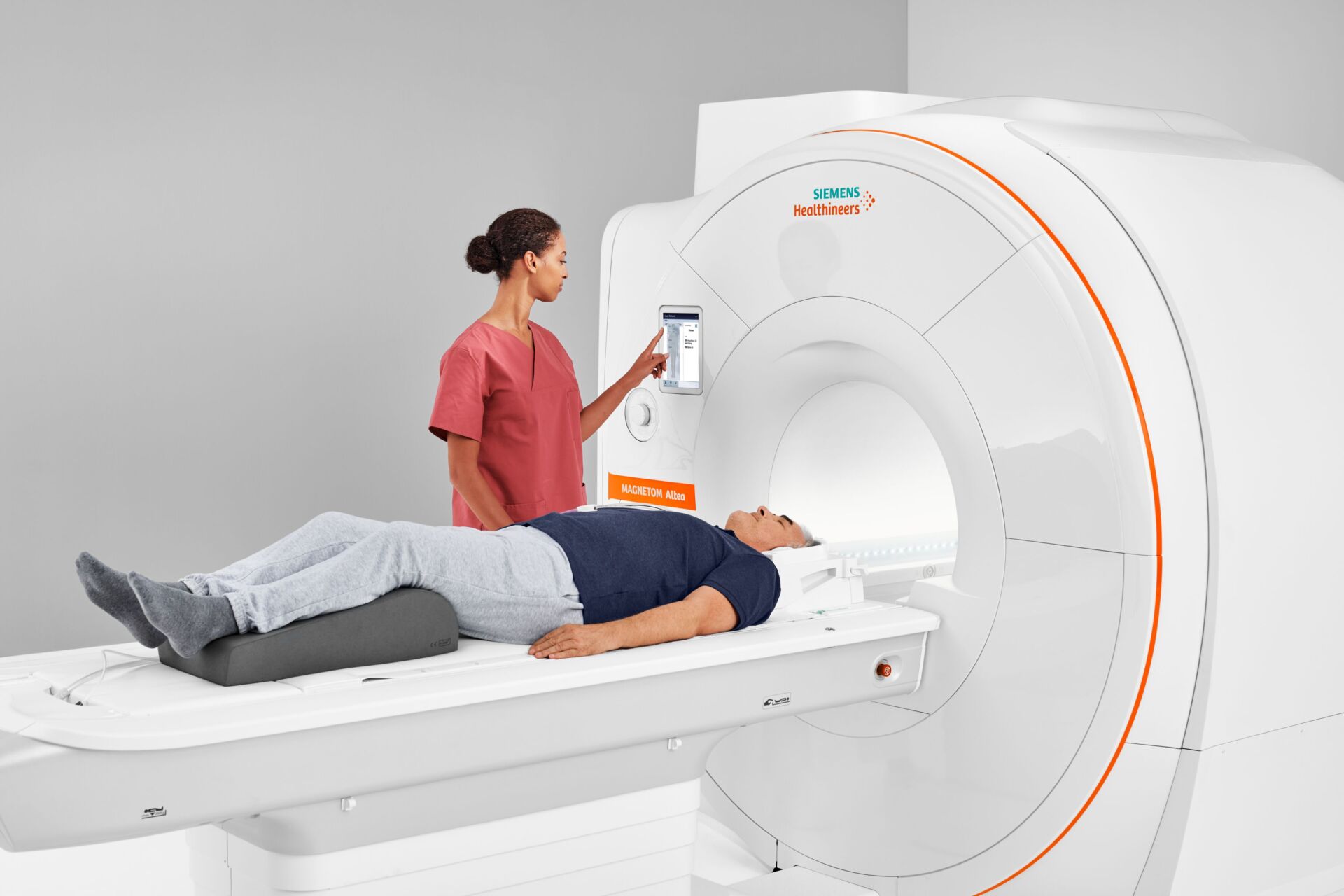 Neue Vorsorgeuntersuchung in Meran: Ganzkörper-MRT (Whole Body) mit künstlicher Intelligenz Medium 150 DPI MR Altea 5929 IMAGE 18