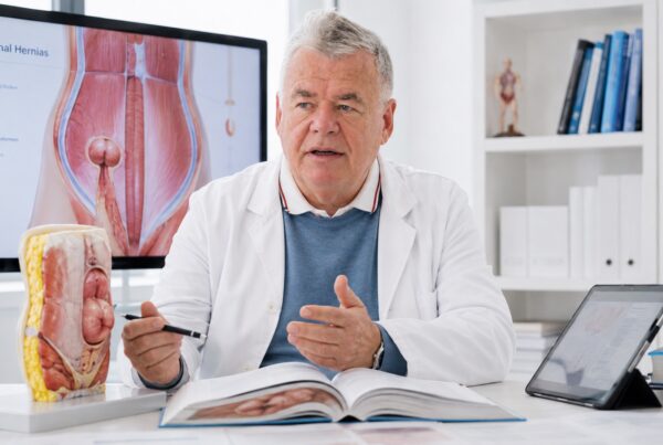 Bauchwandhernien: Neue internationale wissenschaftliche Publikation mit Prof. Holzheimer St. Anna News Ernie addominali Pubblicazione scientifica Prof. Holzheimer immagine